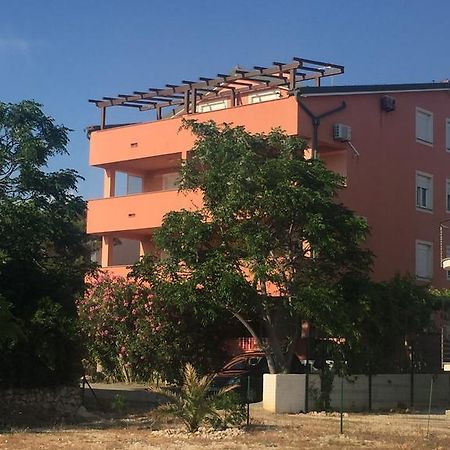 Apartments Vidovic Povljana Bagian luar foto