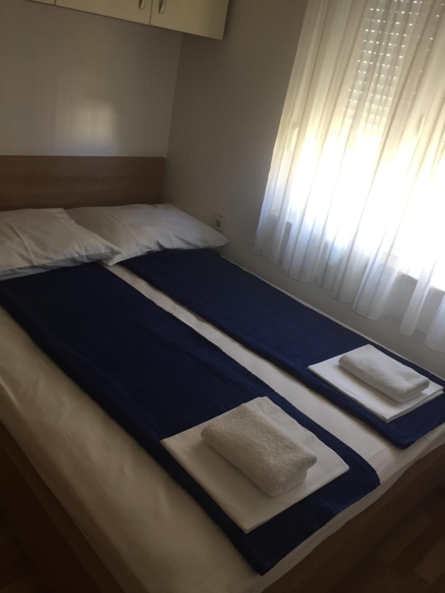 Apartments Vidovic Povljana Ruang foto