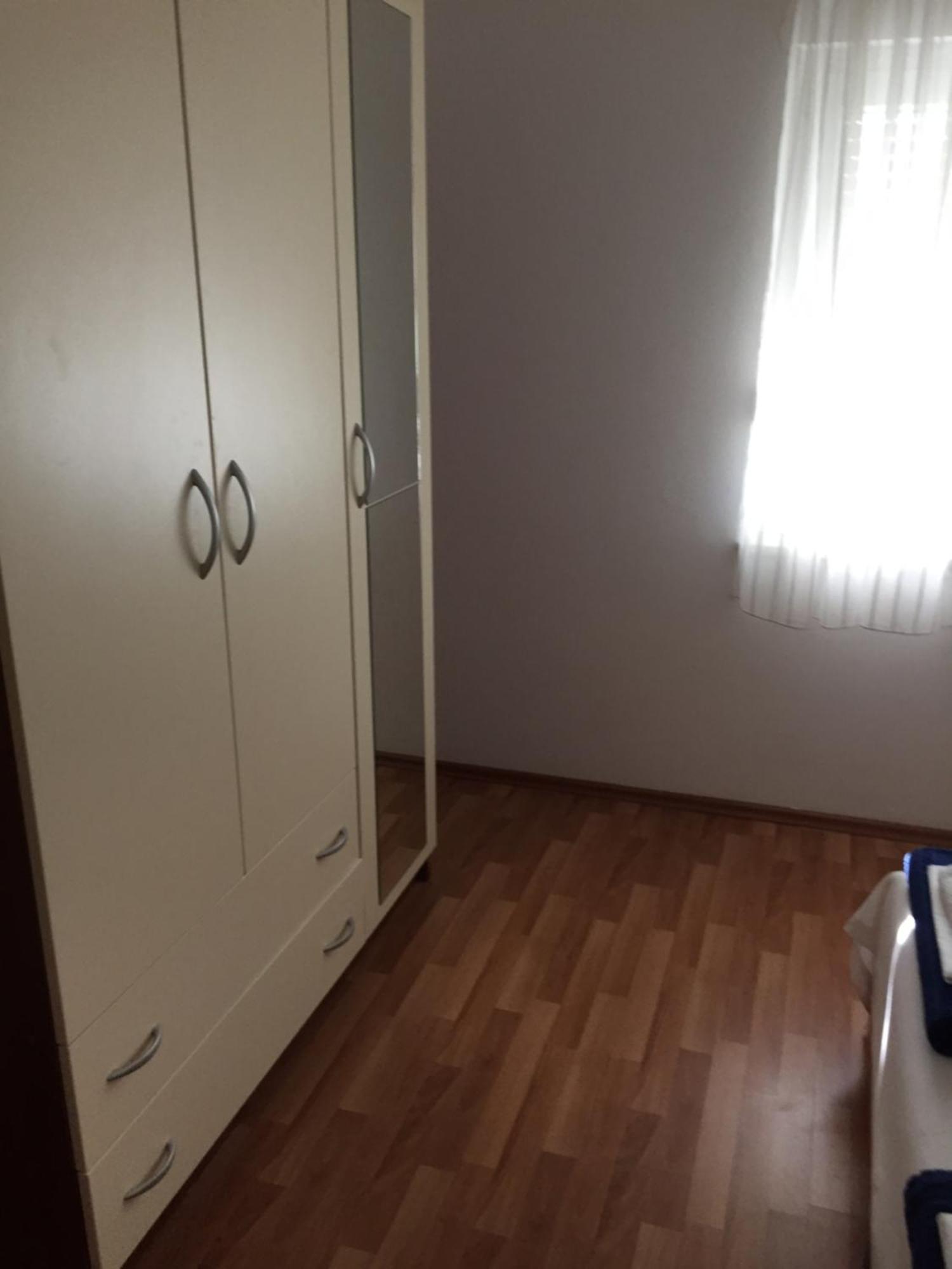 Apartments Vidovic Povljana Ruang foto
