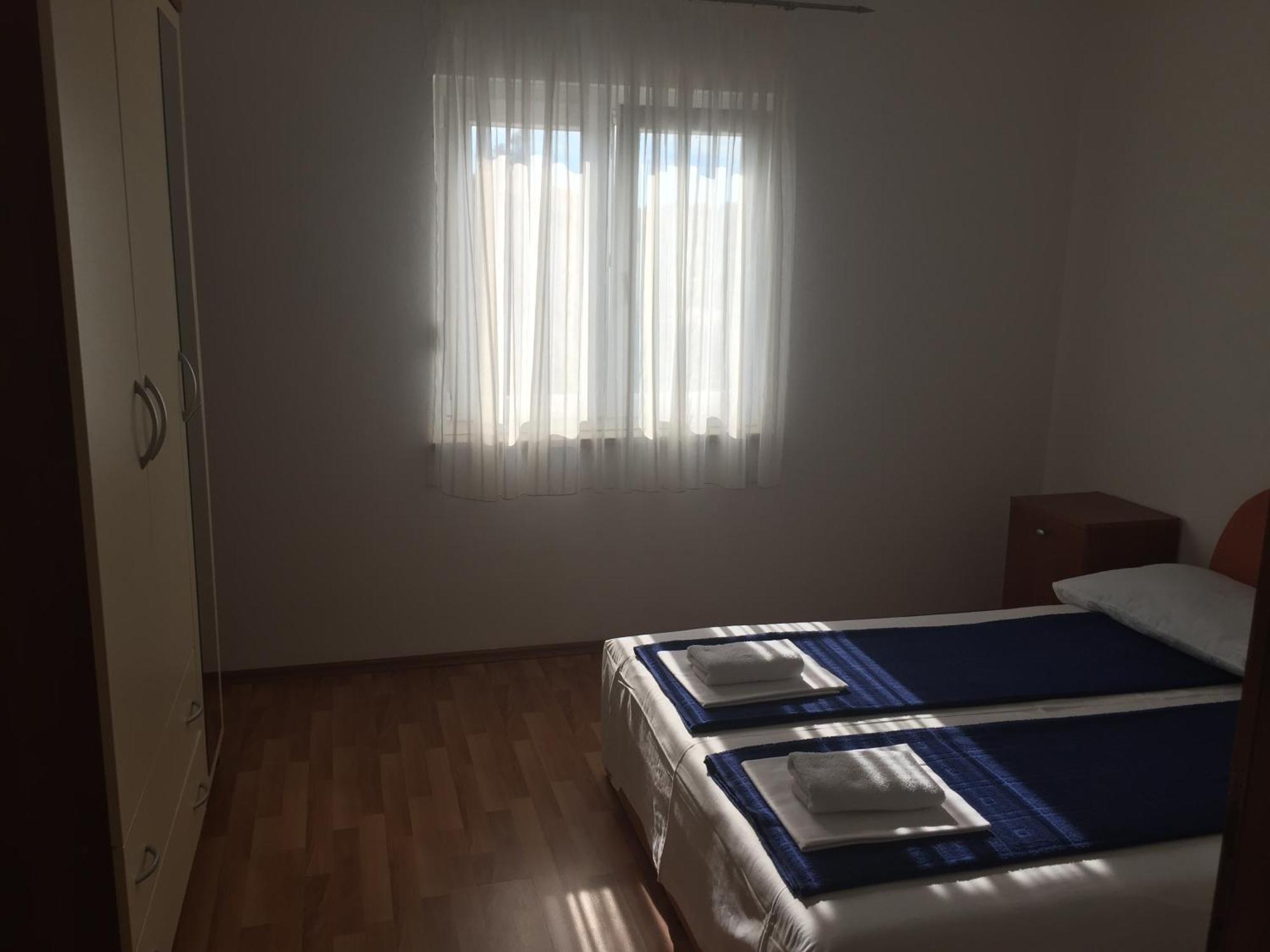 Apartments Vidovic Povljana Ruang foto