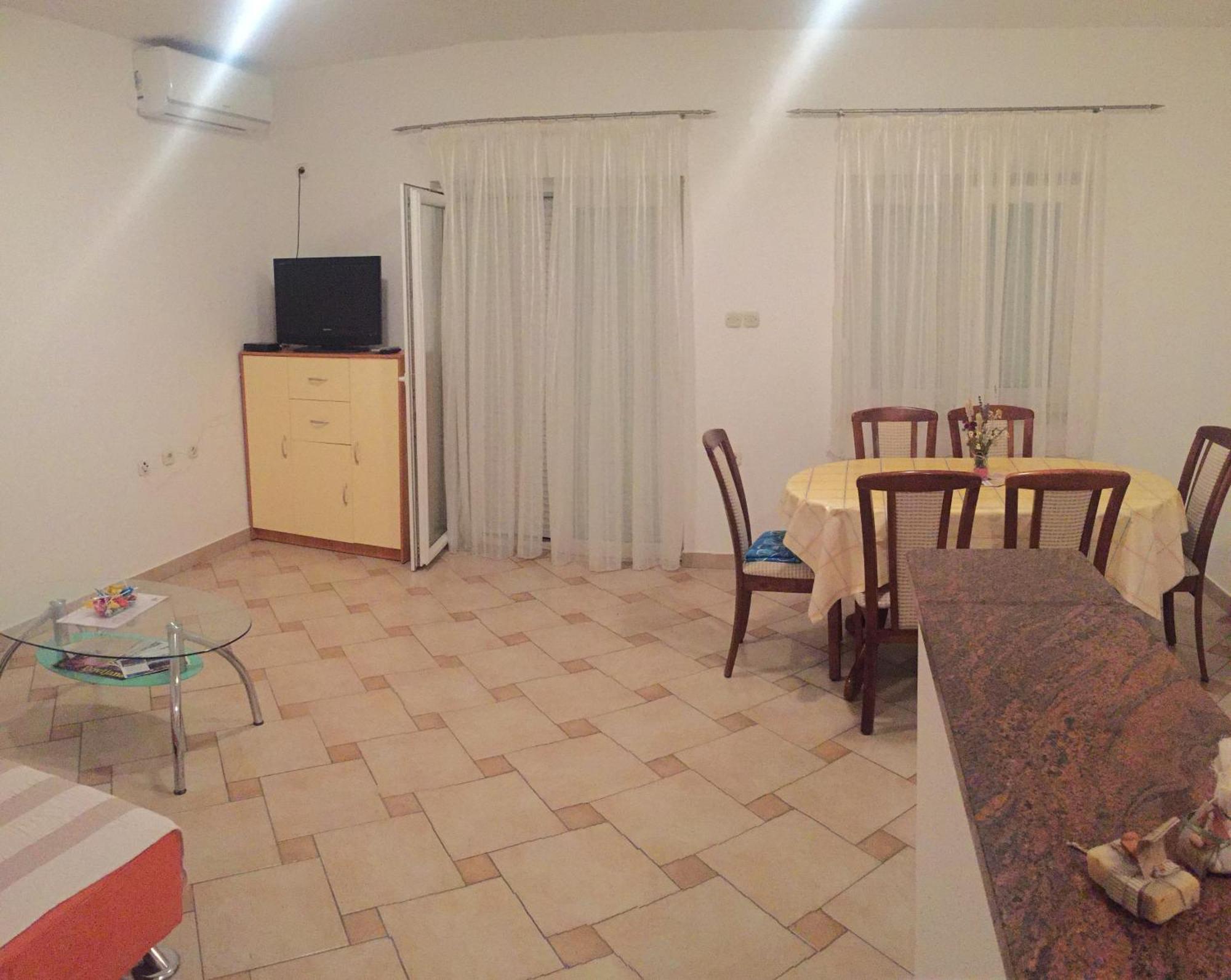 Apartments Vidovic Povljana Ruang foto
