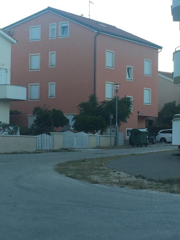 Apartments Vidovic Povljana Bagian luar foto