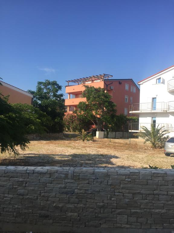 Apartments Vidovic Povljana Bagian luar foto
