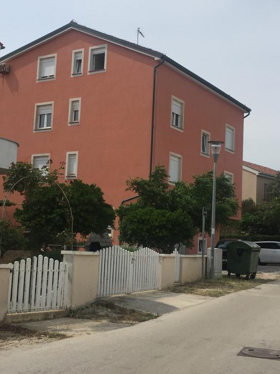 Apartments Vidovic Povljana Bagian luar foto